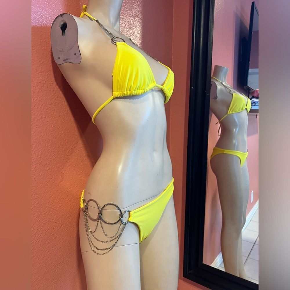 BEACH BUNNY BIKINI SET!! - Picture 5 of 12